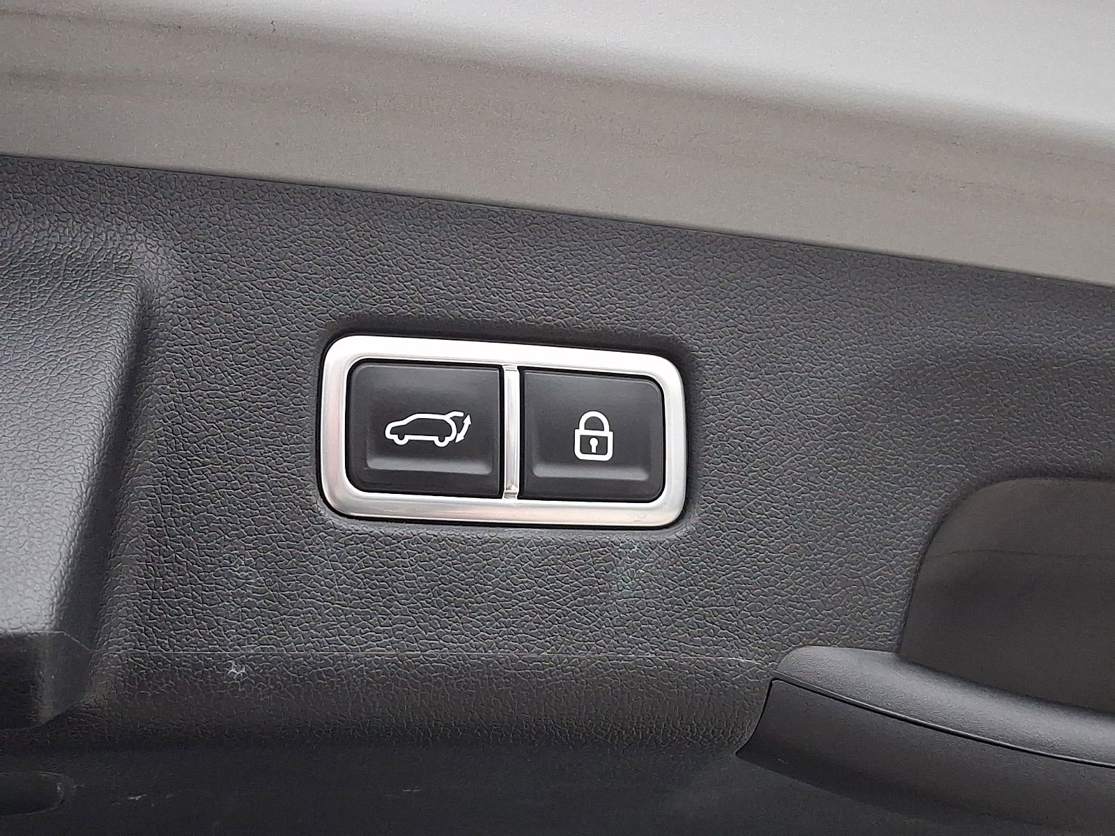 Used 2023 Kia Sorento SX image 30