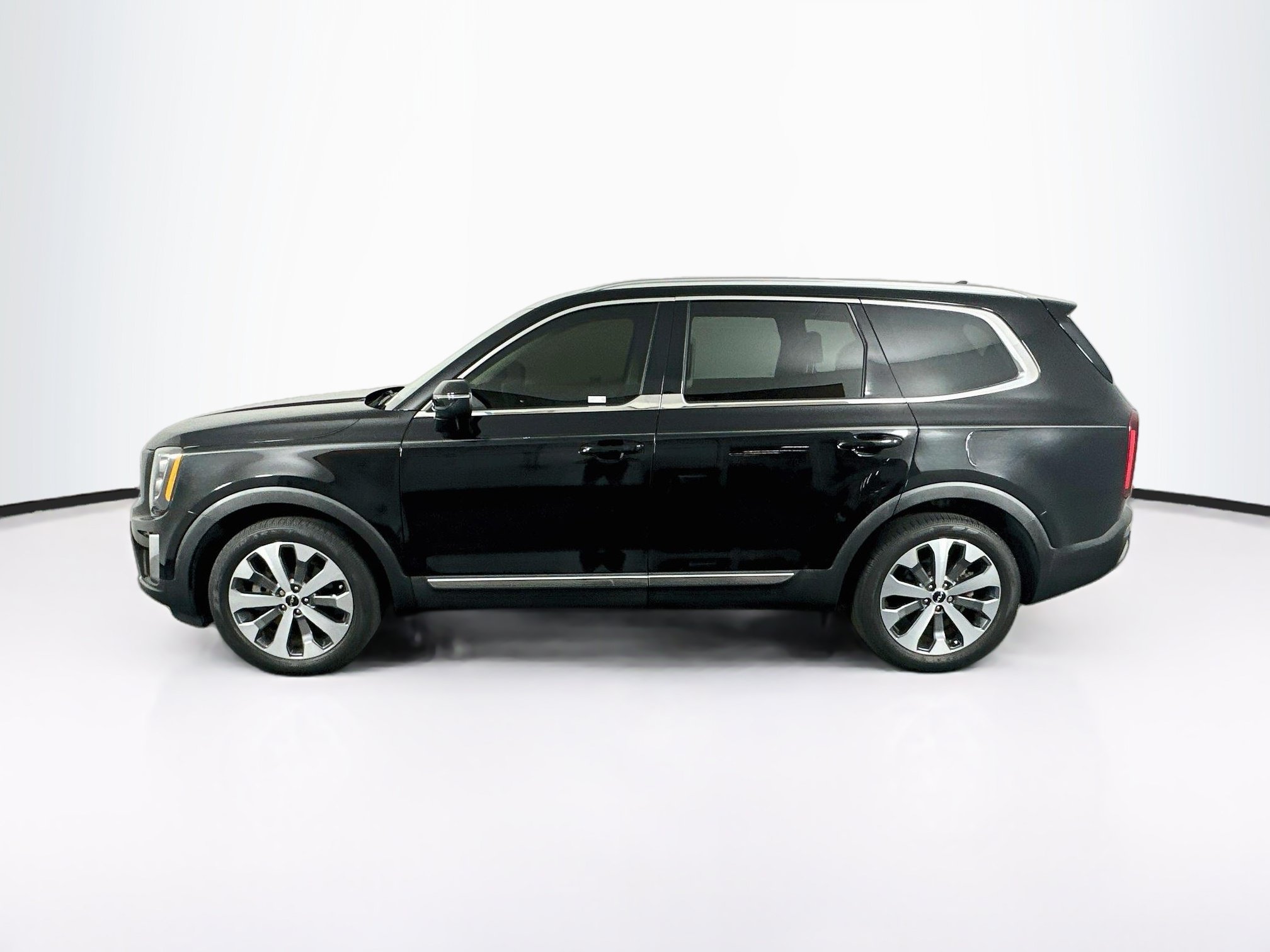Used 2022 Kia Telluride EX w/ EX Premium Package FWD image 4