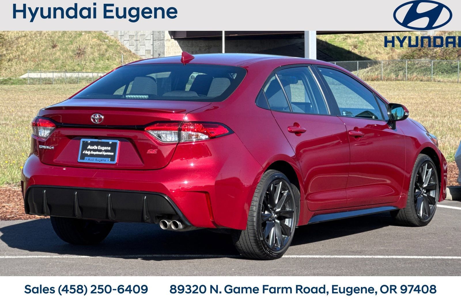 Used 2024 Toyota Corolla SE FWD image 3