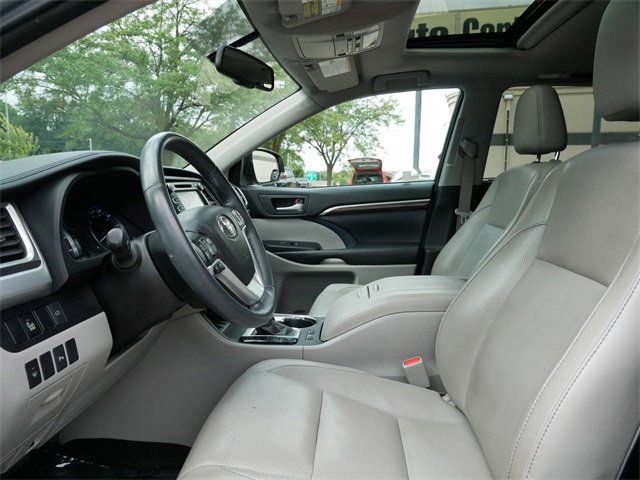 Used 2015 Toyota Highlander Limited image 8