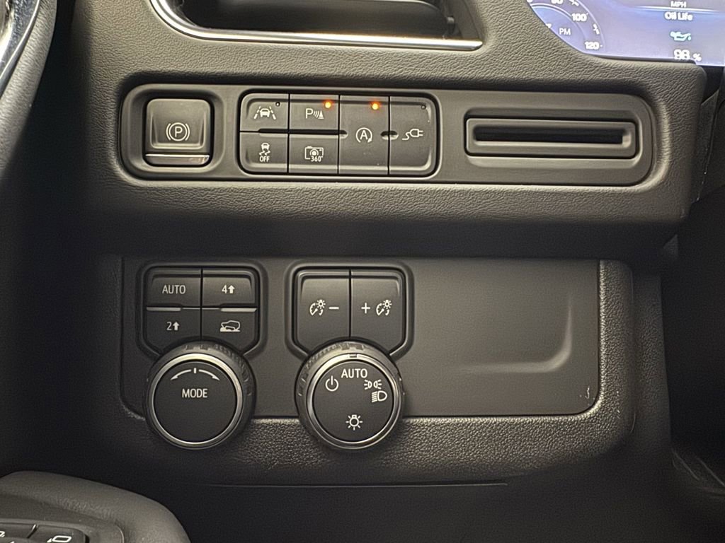 Used 2022 Chevrolet Suburban RST w/ Sport Performance Package image 30