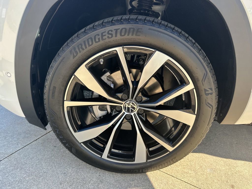 New 2026 Volkswagen Atlas SEL Premium R-Line image 29