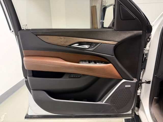 Used 2016 Cadillac Escalade Premium AWD/4WD image 11
