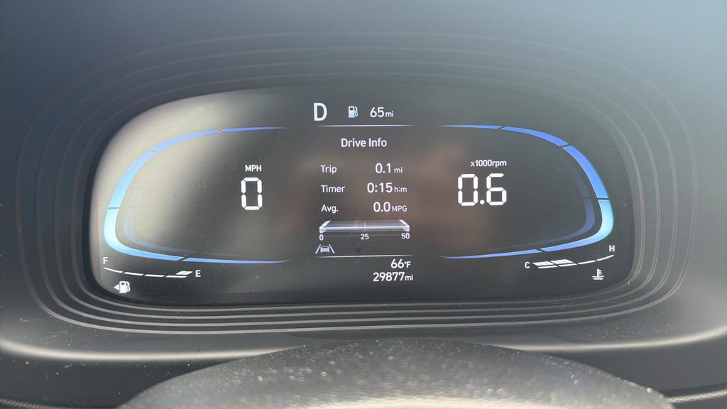 Used 2024 Hyundai Venue Limited FWD image 25