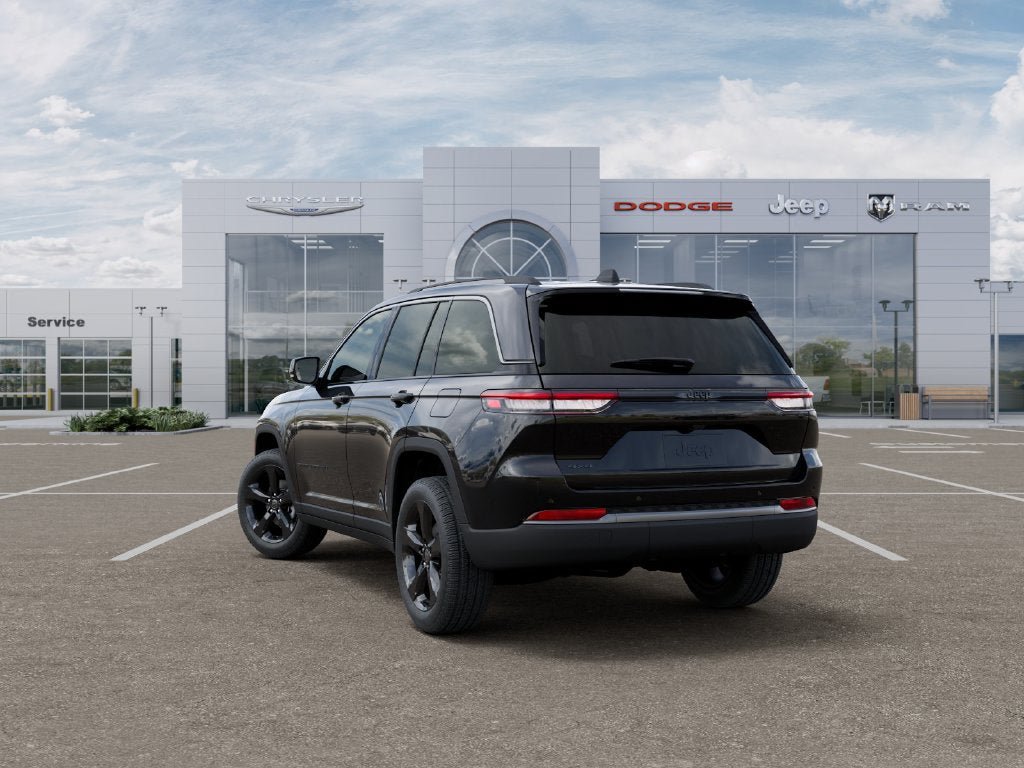 New 2027 Jeep Grand Cherokee Limited AWD/4WD image 3