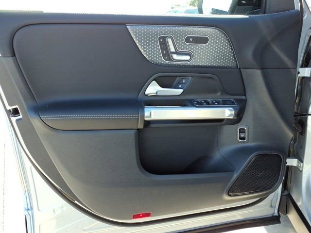 New 2026 Mercedes-Benz GLB 250 4MATIC image 12