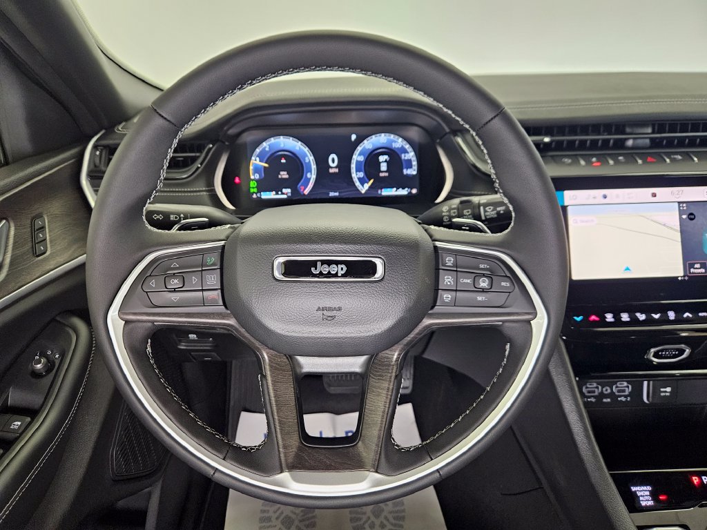 New 2026 Jeep Grand Cherokee L Limited AWD/4WD image 17