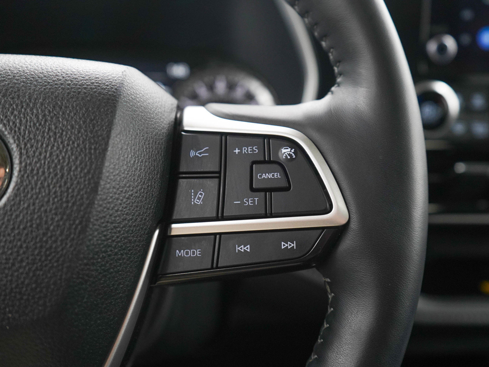 Used 2025 Toyota Highlander XLE AWD/4WD image 28