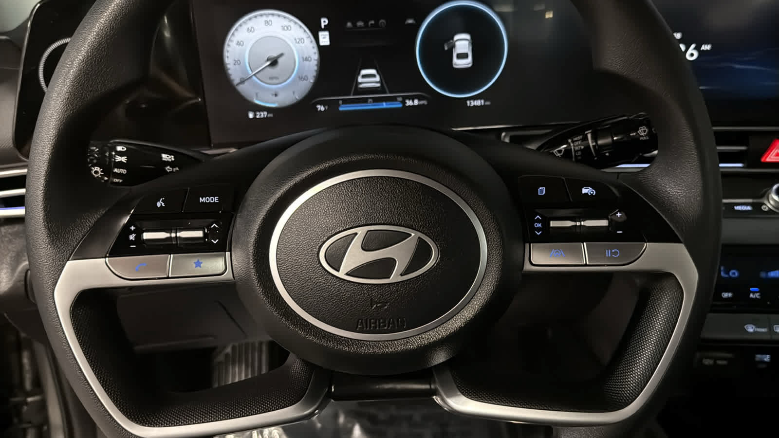 Used 2024 Hyundai Elantra SEL FWD image 11
