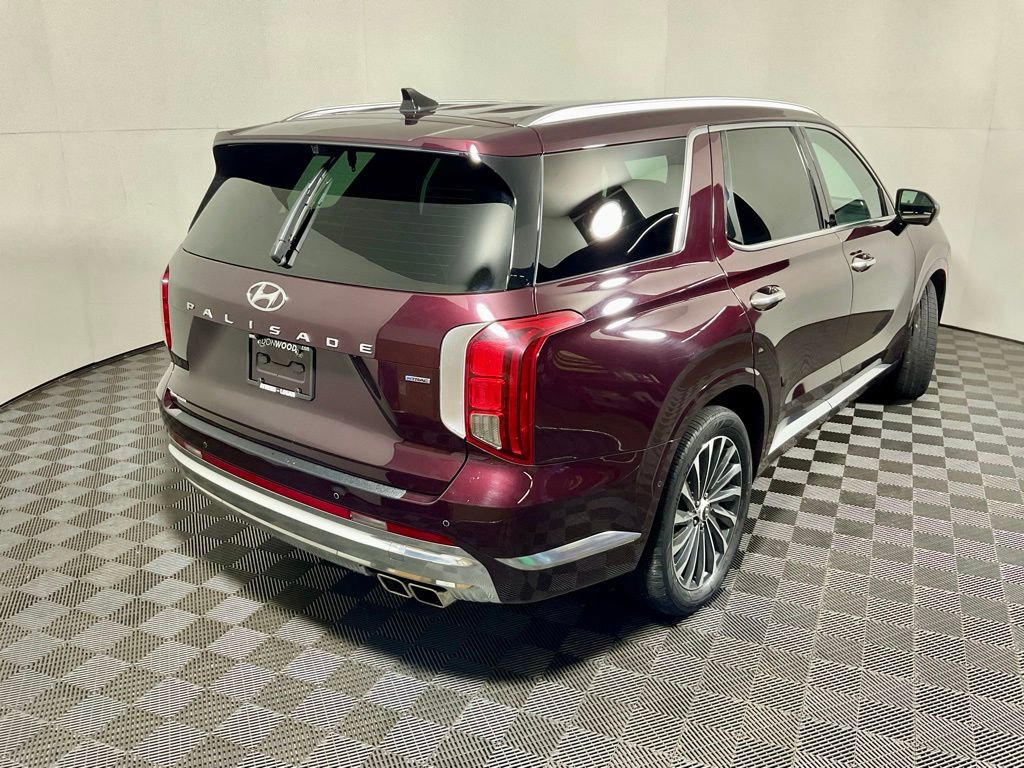 Used 2024 Hyundai Palisade Calligraphy image 17