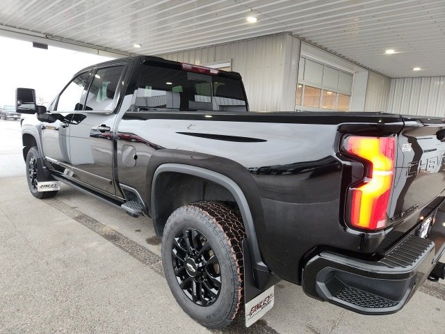 Used 2024 Chevrolet Silverado 2500 High Country w/ High Country Premium Package image 3