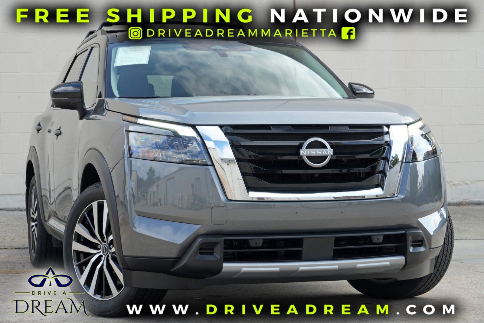 Used 2025 Nissan Pathfinder Platinum AWD/4WD image 2