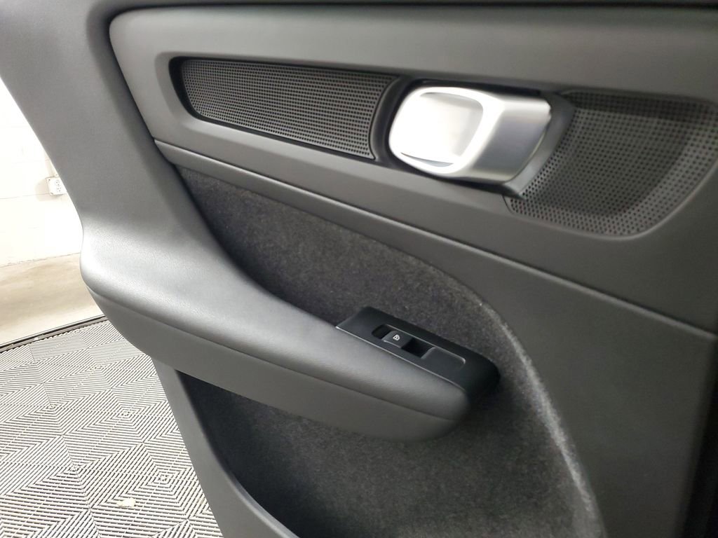 Certified 2026 Volvo XC40 B5 Ultra w/ Climate Package image 20