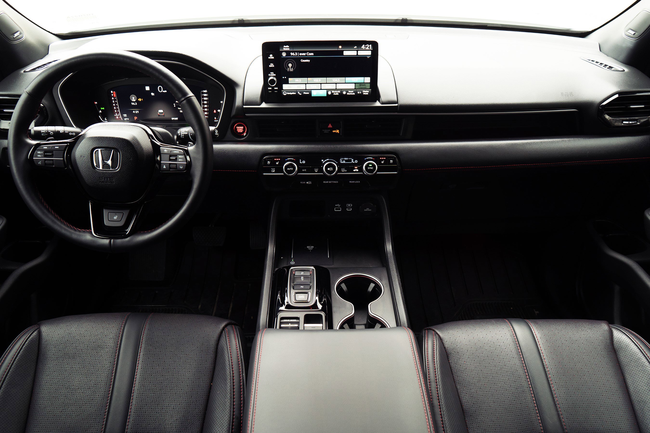 Used 2025 Honda Pilot Black Edition image 27