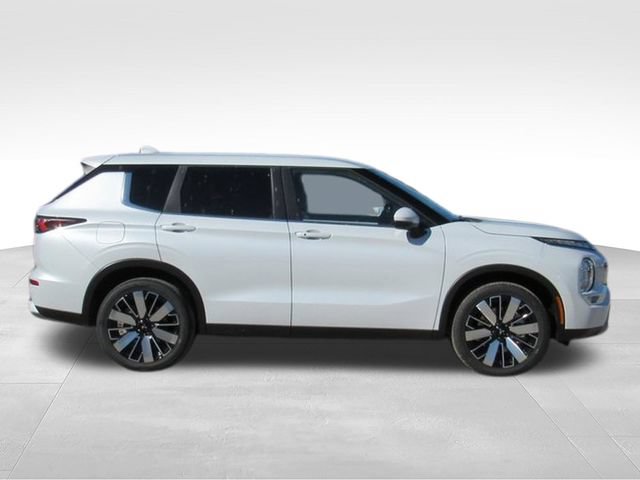 New 2026 Mitsubishi Outlander SE FWD image 2