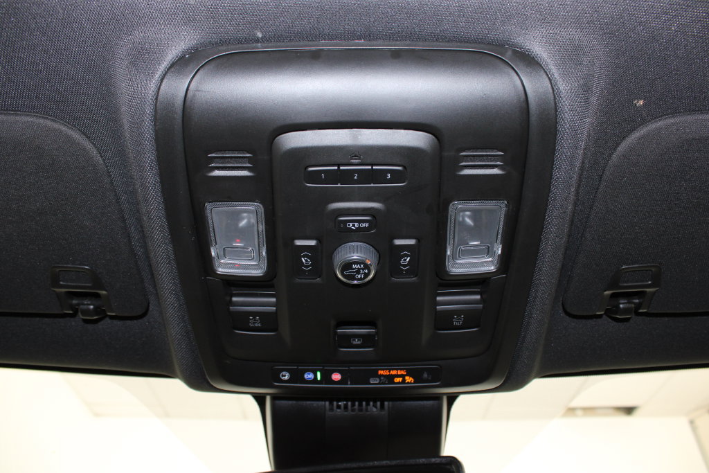 Used 2023 Chevrolet Suburban Z71 w/ Luxury Package AWD/4WD image 19