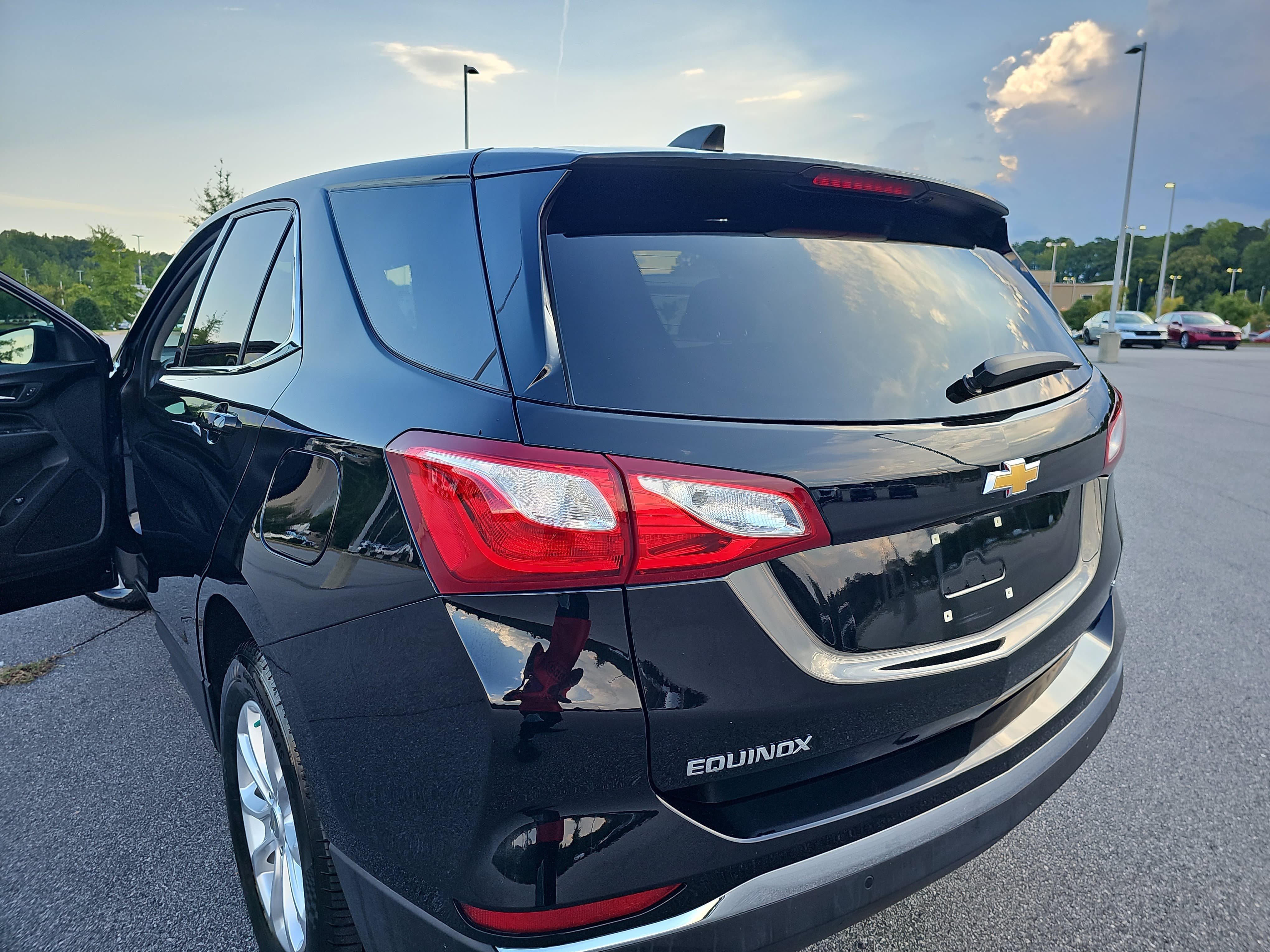 Used 2020 Chevrolet Equinox LT FWD image 34