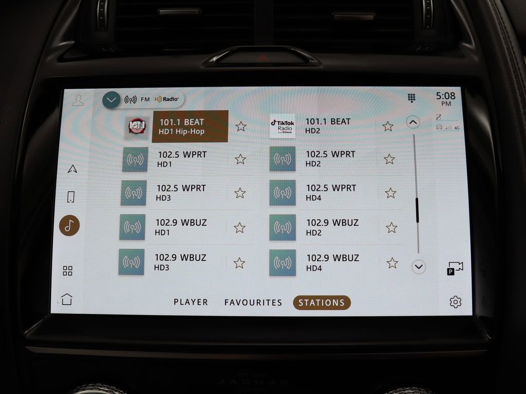 Used 2022 Jaguar E-PACE SE image 29