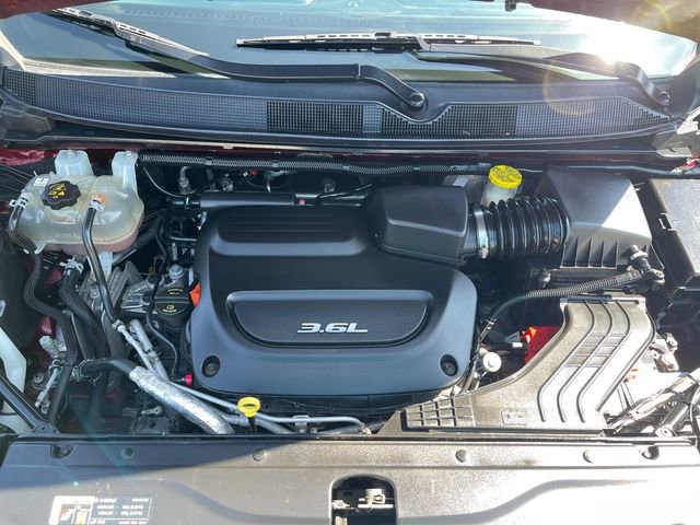 Used 2017 Chrysler Pacifica Touring-L w/ Tire & Wheel Group FWD image 18