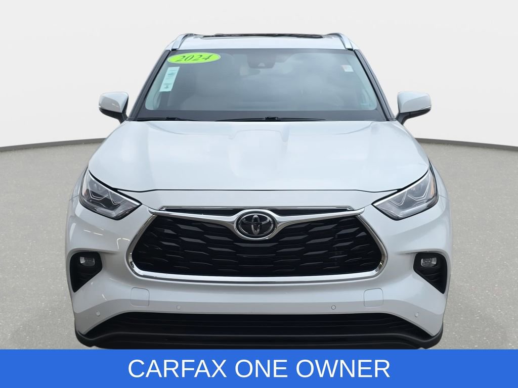 Used 2024 Toyota Highlander Limited image 2
