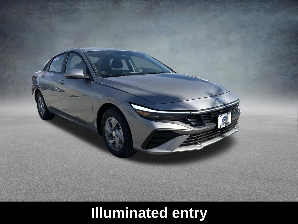 Used 2026 Hyundai Elantra SE FWD image 9