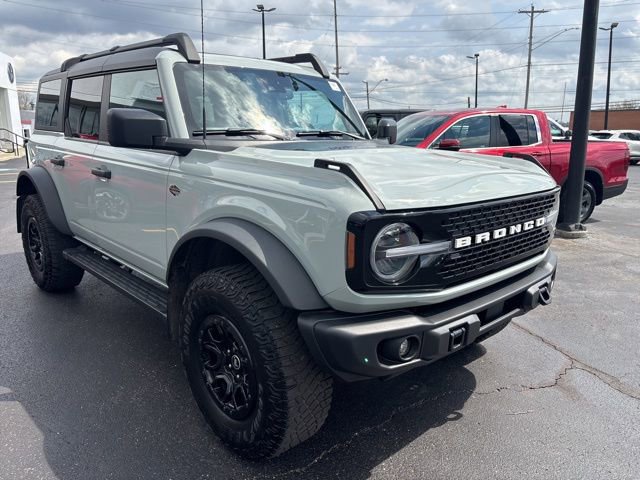 Used 2023 Ford Bronco Wildtrak image 3