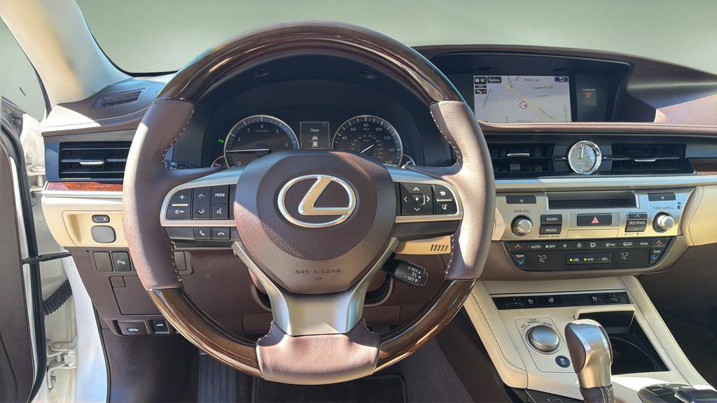 Used 2016 Lexus ES 350 w/ Navigation System Package image 21