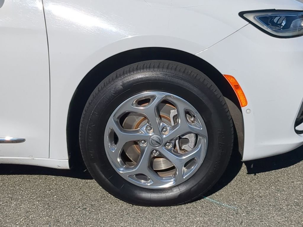 Used 2021 Chrysler Pacifica Limited w/ Premium & Safety Sphere Group image 11