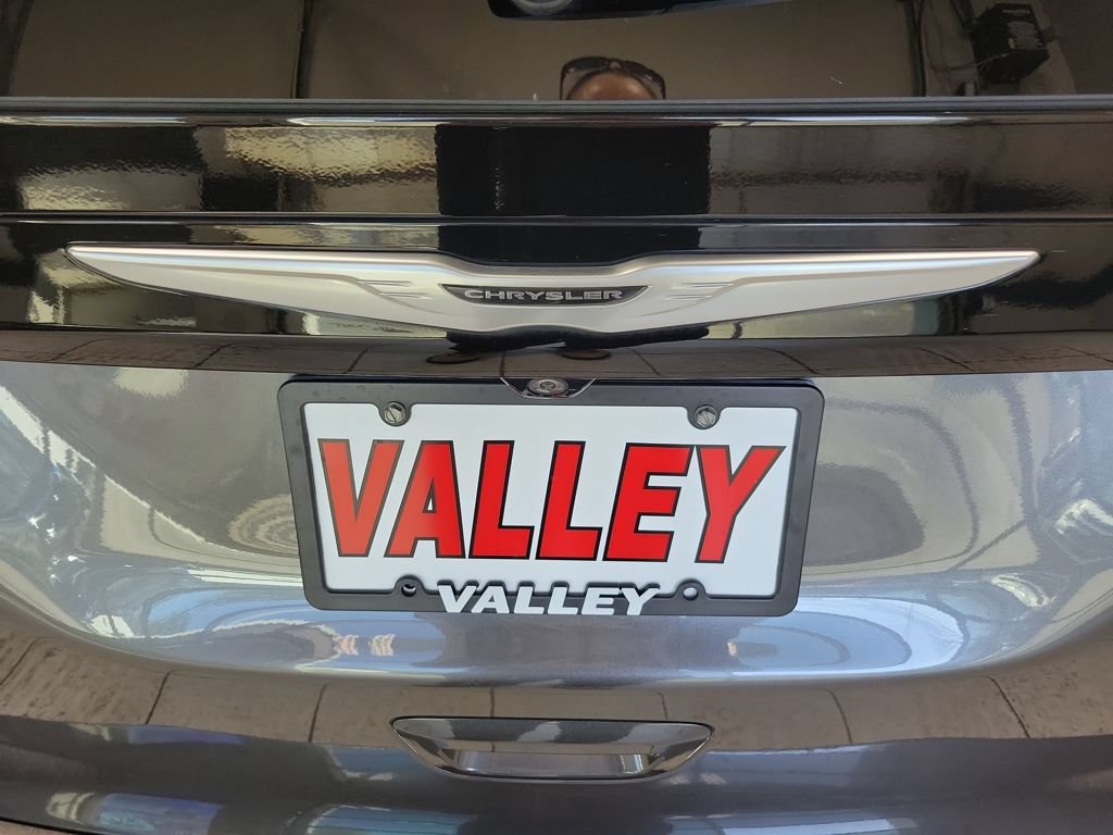 Used 2023 Chrysler Voyager LX FWD image 17