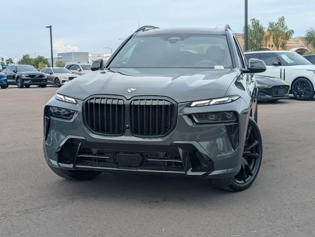 Used 2026 BMW X7 xDrive40i w/ M Sport Package AWD/4WD image 3