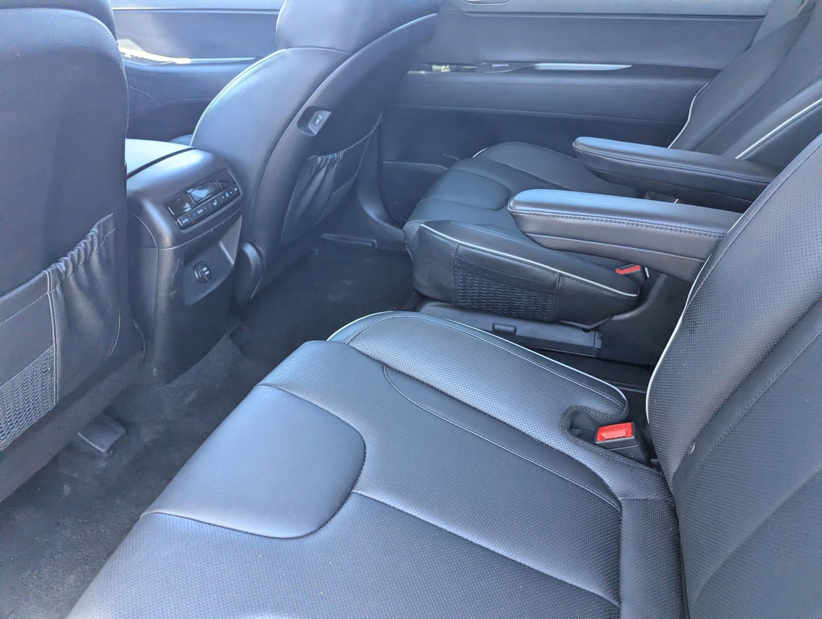 Used 2024 Hyundai Palisade SEL image 14