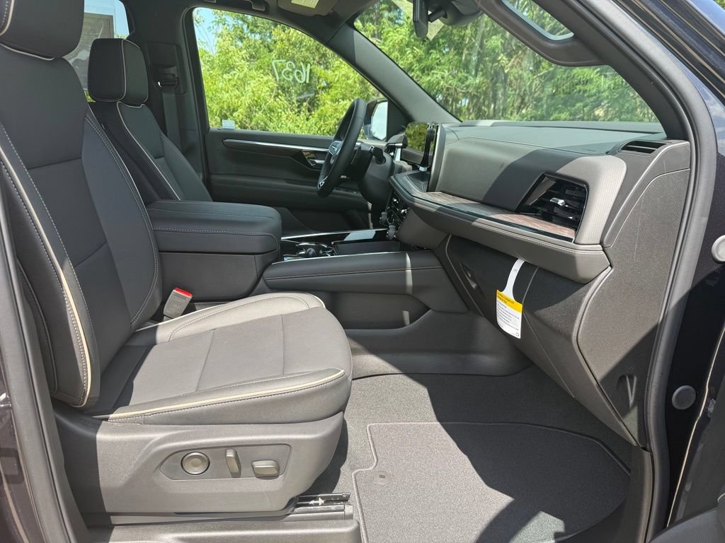 Used 2026 Chevrolet Tahoe Premier w/ Sun And Tow Package AWD/4WD image 22