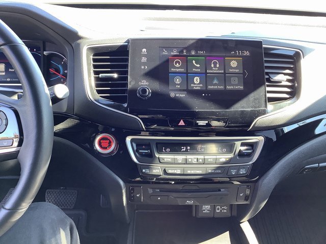 Used 2021 Honda Pilot Touring image 17