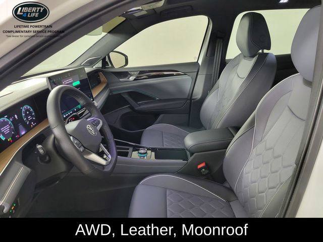 Used 2025 Volkswagen Tiguan SEL R-Line image 13