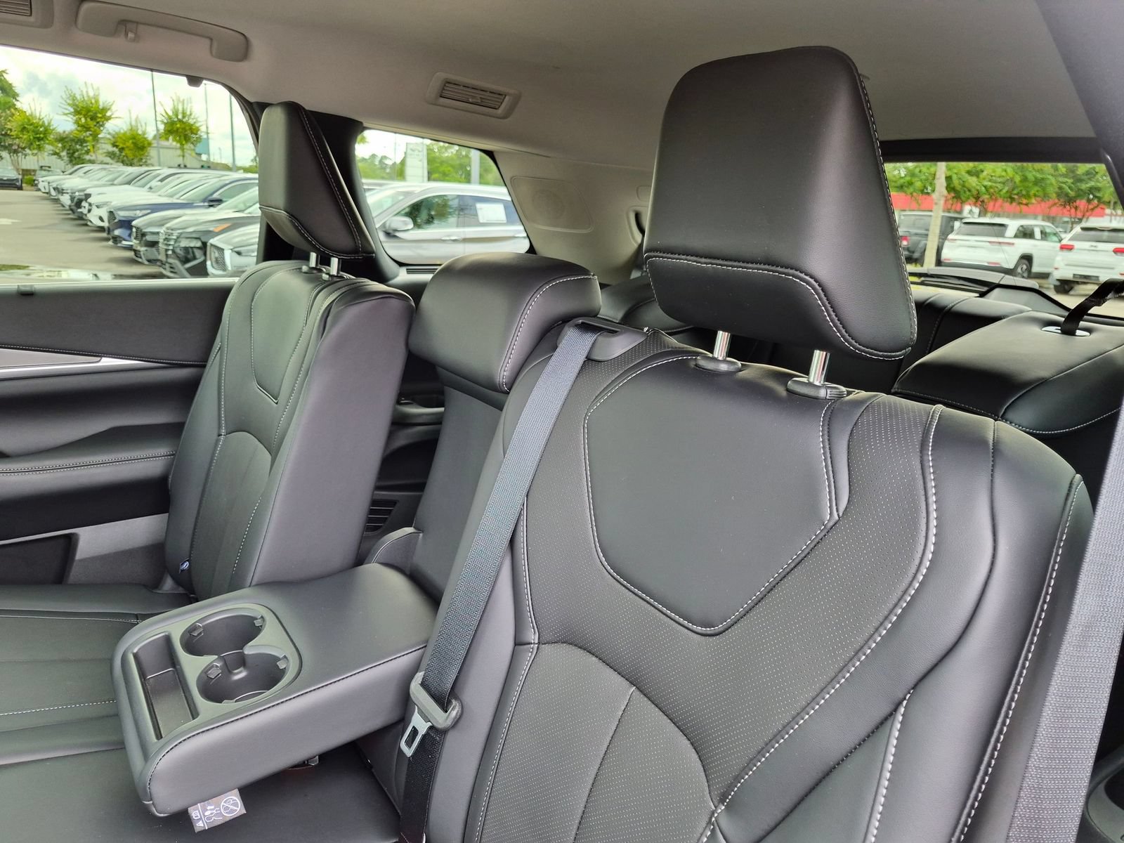 Used 2026 INFINITI QX60 Luxe w/ Cargo Package AWD/4WD image 32
