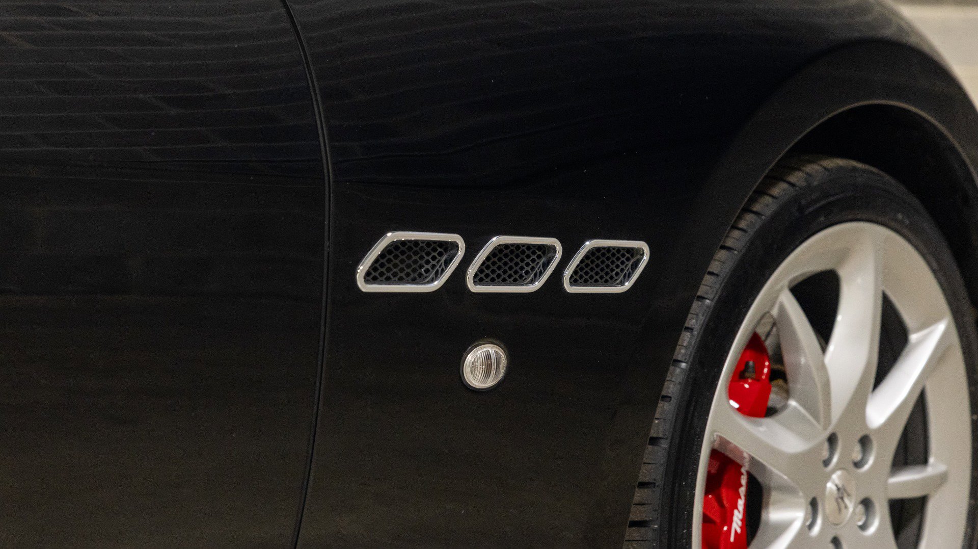 Used 2018 Maserati GranTurismo MC image 13