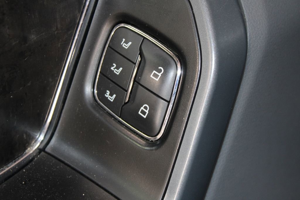 Used 2023 Ford F150 Lariat w/ Max Trailer Tow Package image 28