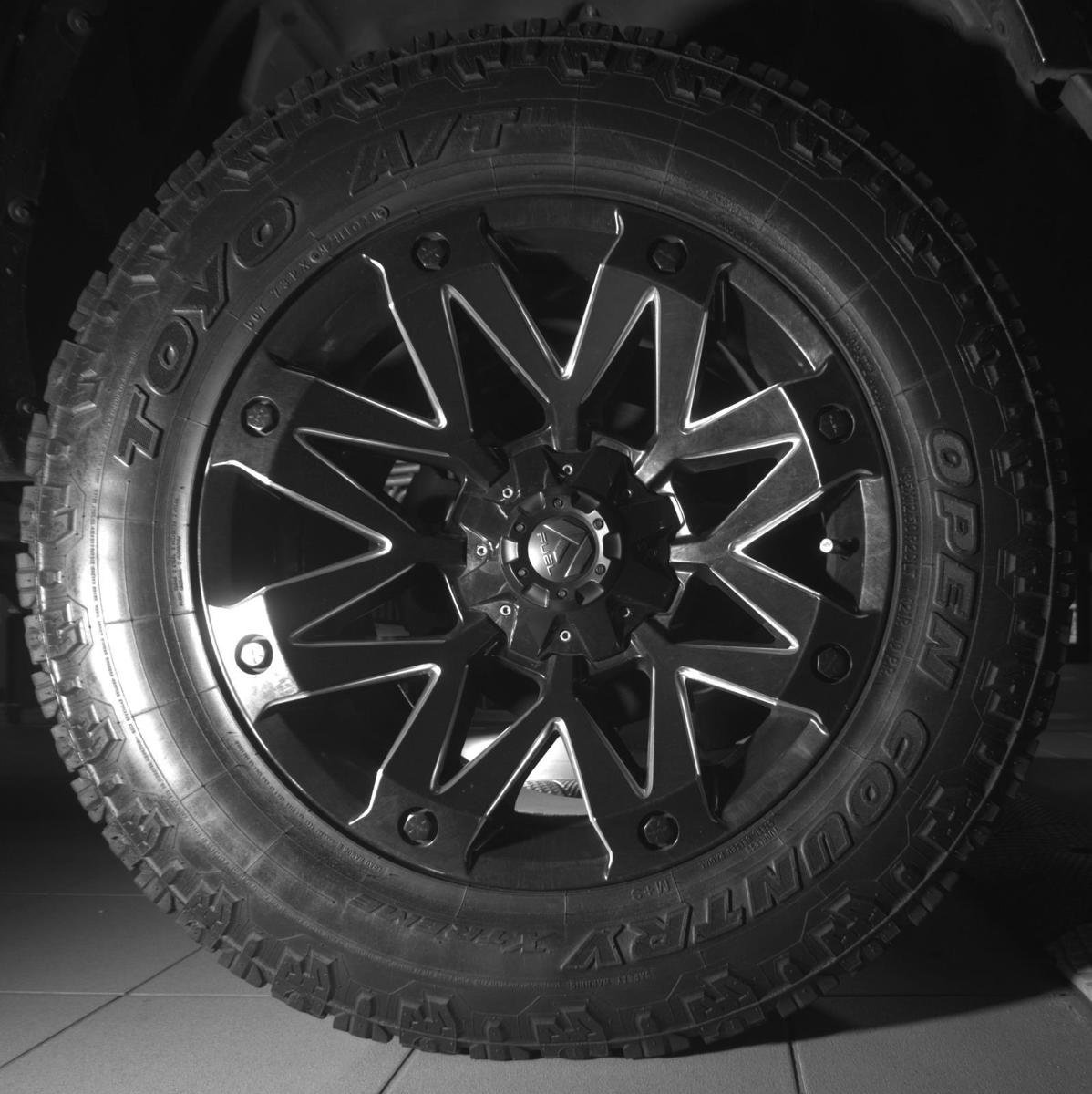 Used 2017 RAM 1500 Laramie AWD/4WD image 10