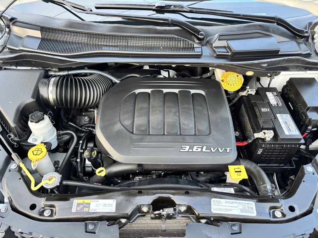 Used 2018 Dodge Grand Caravan SE image 24