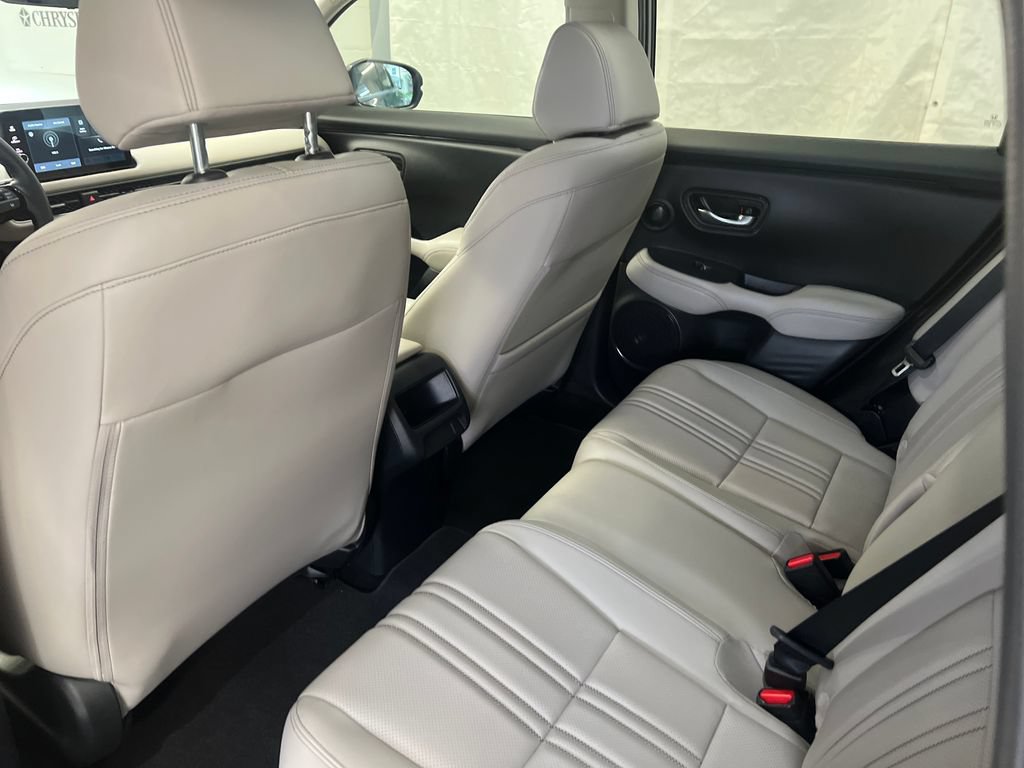 Used 2026 Honda HR-V EX-L image 32