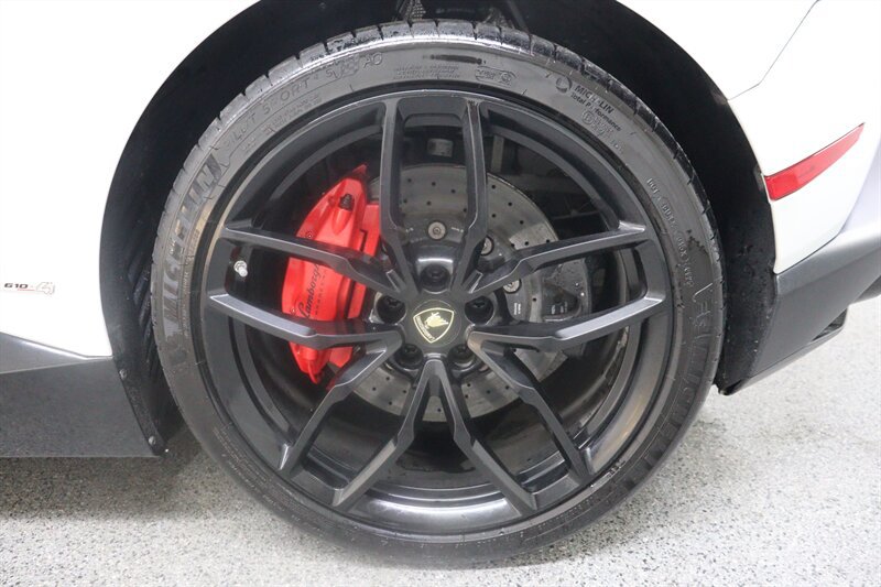 Used 2015 Lamborghini Huracan LP 610-4 AWD/4WD image 23