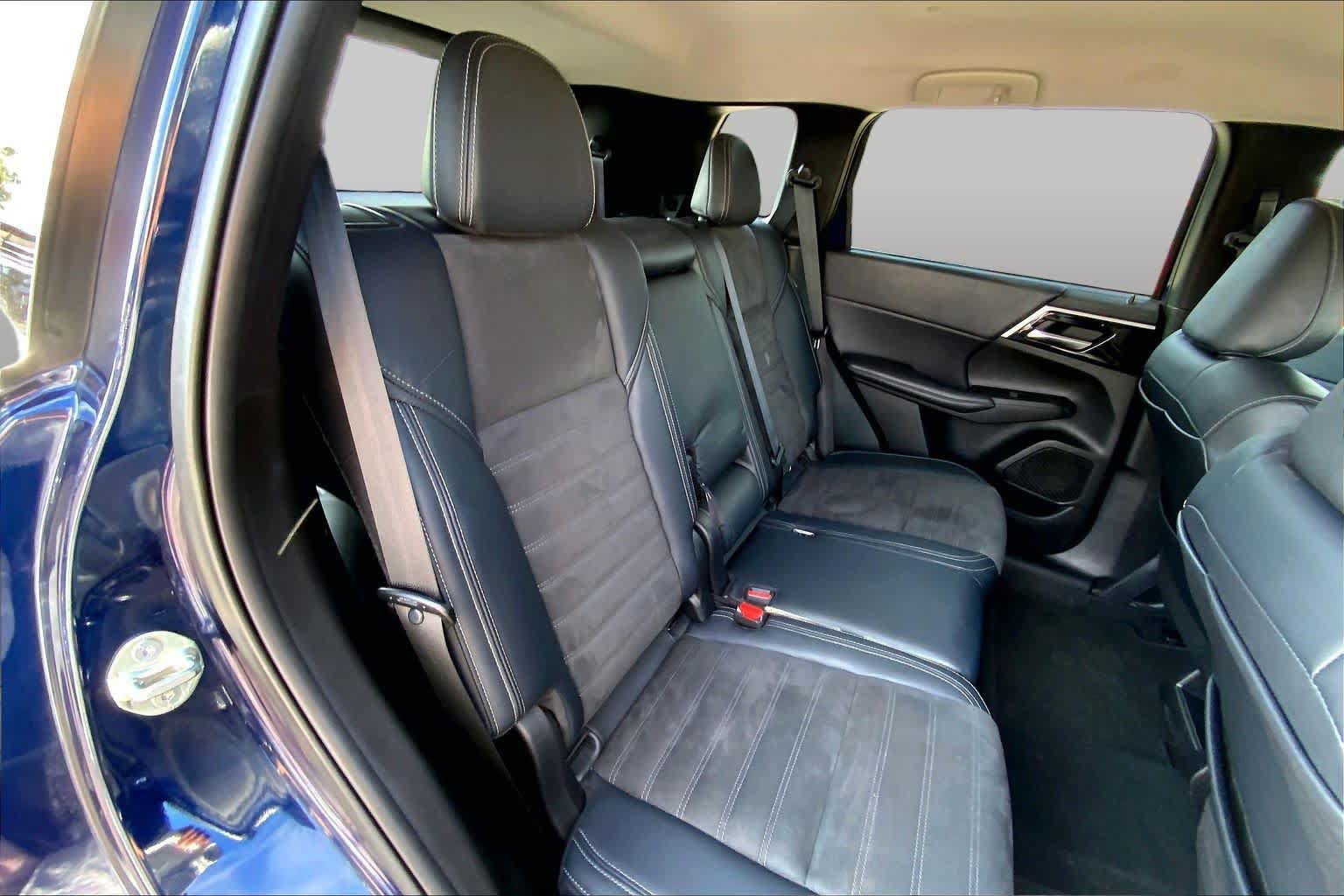 Used 2023 Mitsubishi Outlander SE AWD/4WD image 19
