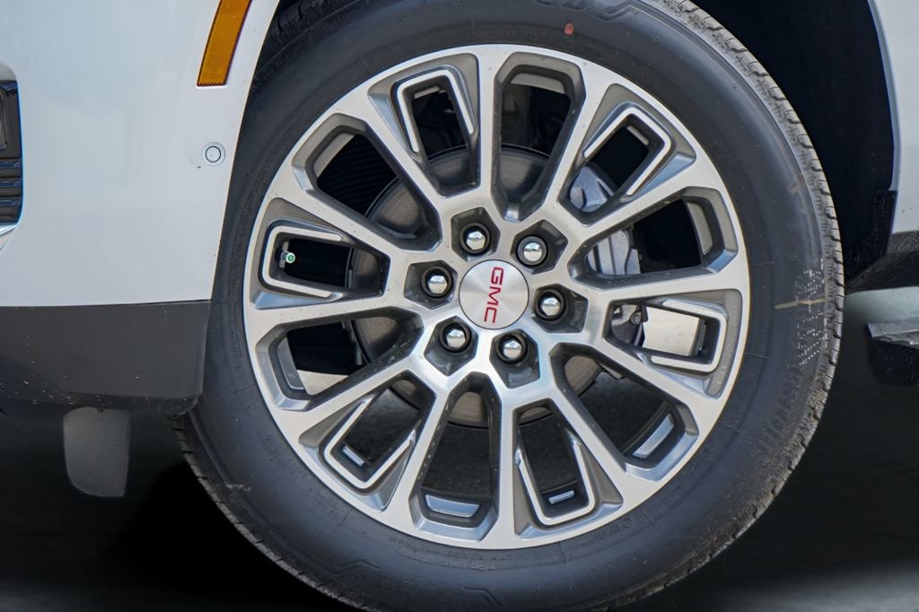 New 2026 GMC Yukon Denali w/ Denali Reserve Package image 2