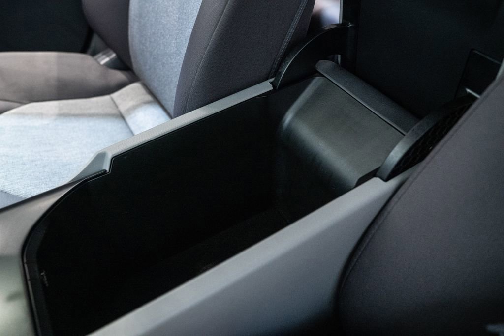 Used 2019 Toyota Camry LE FWD image 29