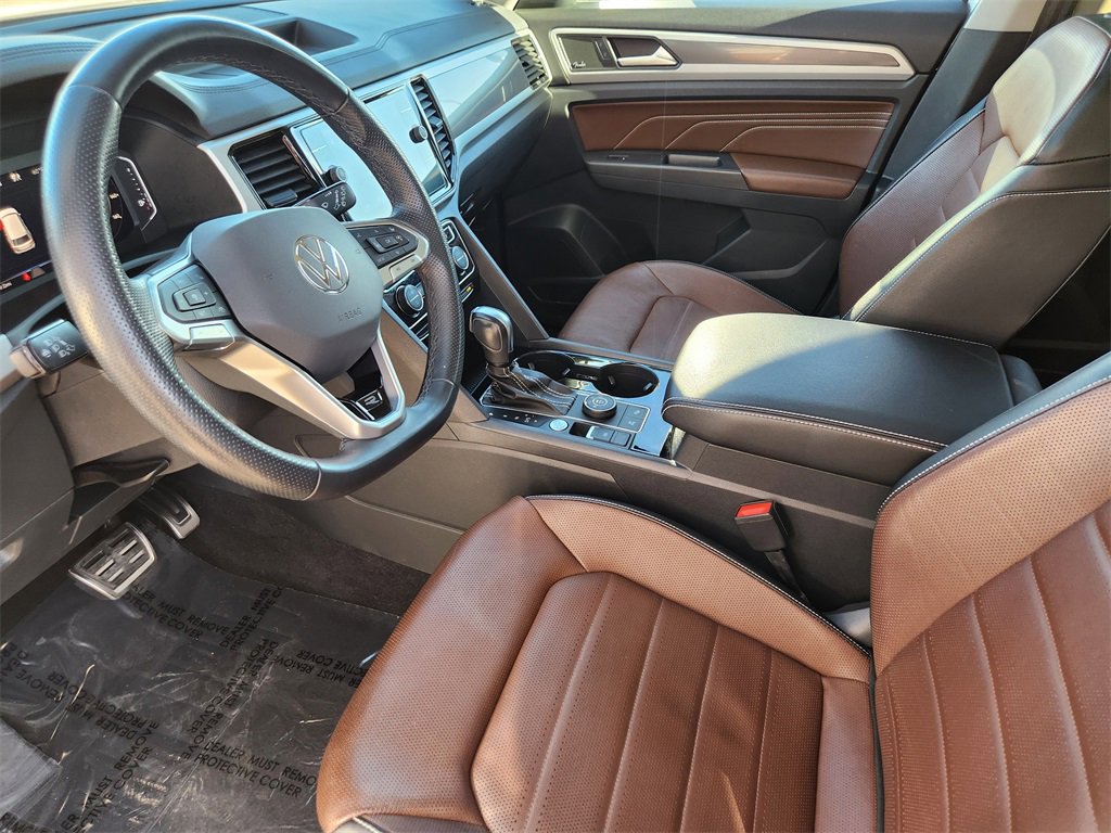 Used 2022 Volkswagen Atlas SEL Premium image 6