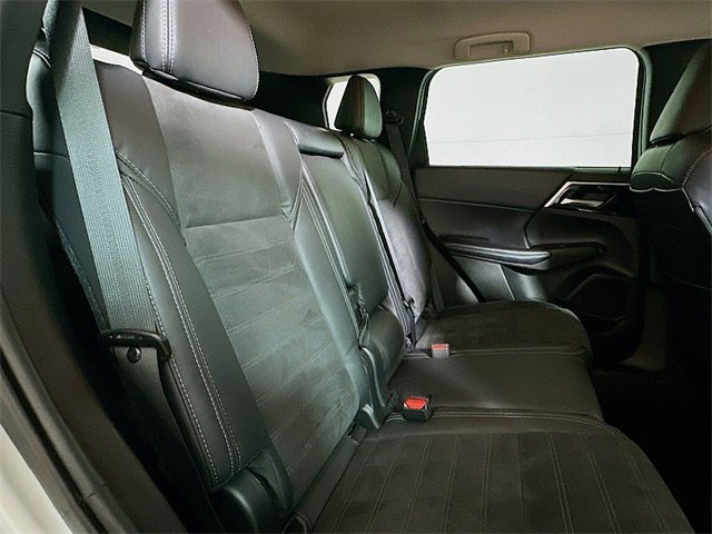 Used 2023 Mitsubishi Outlander SE image 25