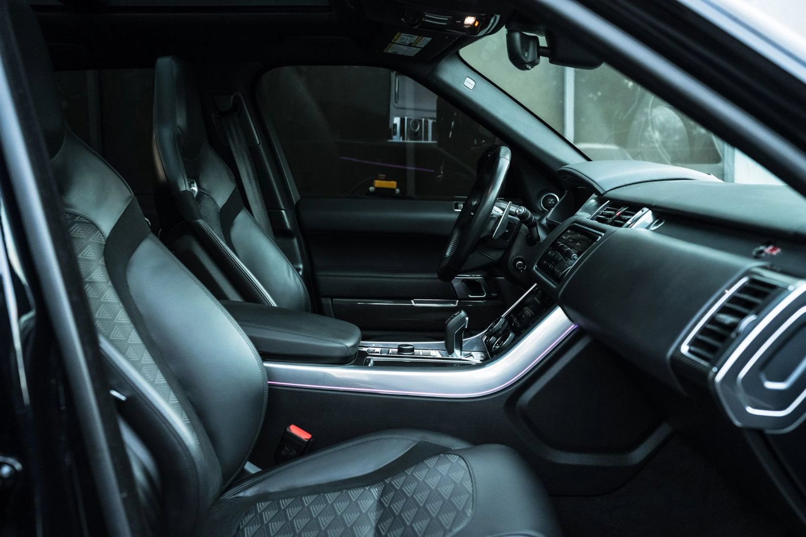 Used 2021 Land Rover Range Rover Sport SVR Carbon Edition AWD/4WD image 30
