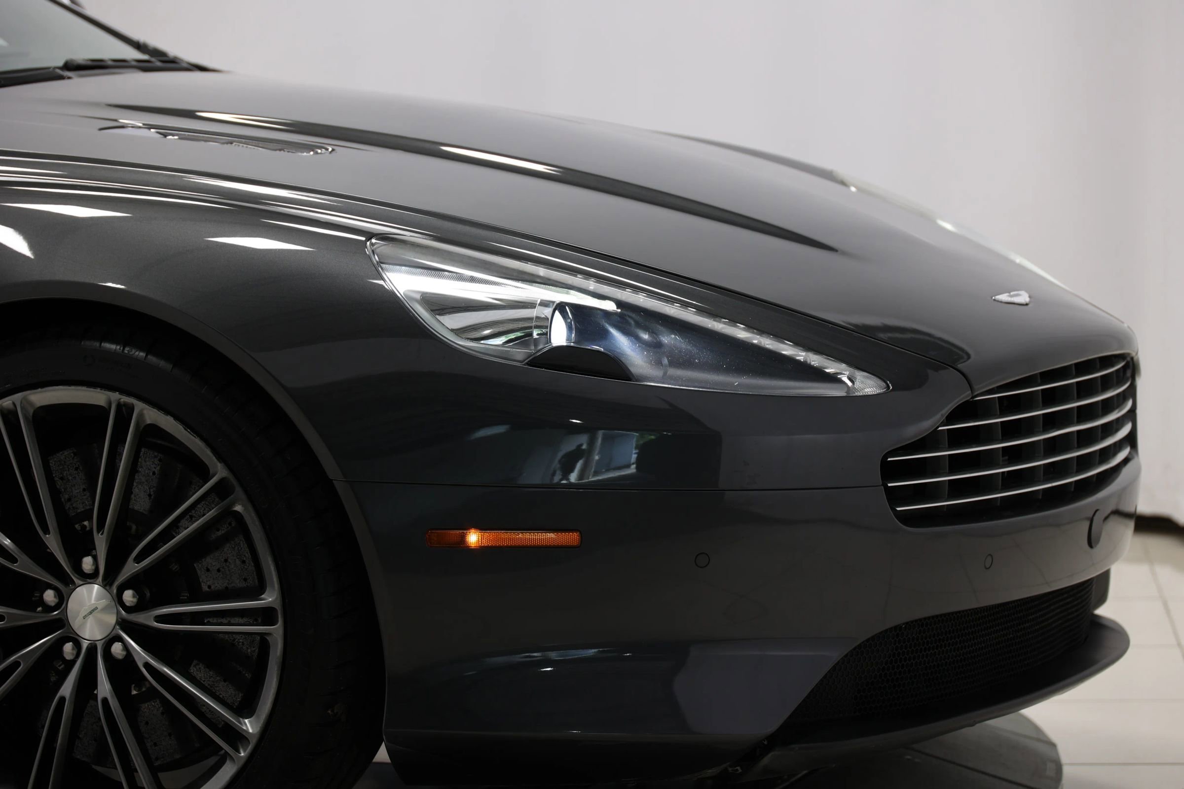 Used 2012 Aston Martin Virage Volante image 95