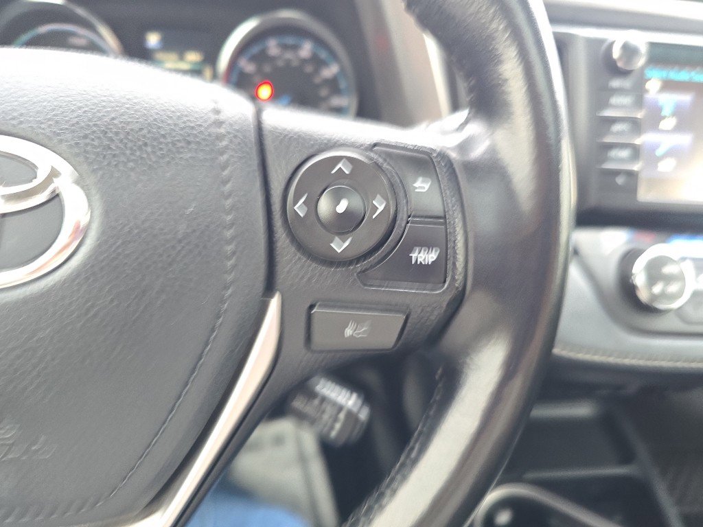 Used 2018 Toyota RAV4 XLE w/ Convenience Package image 25