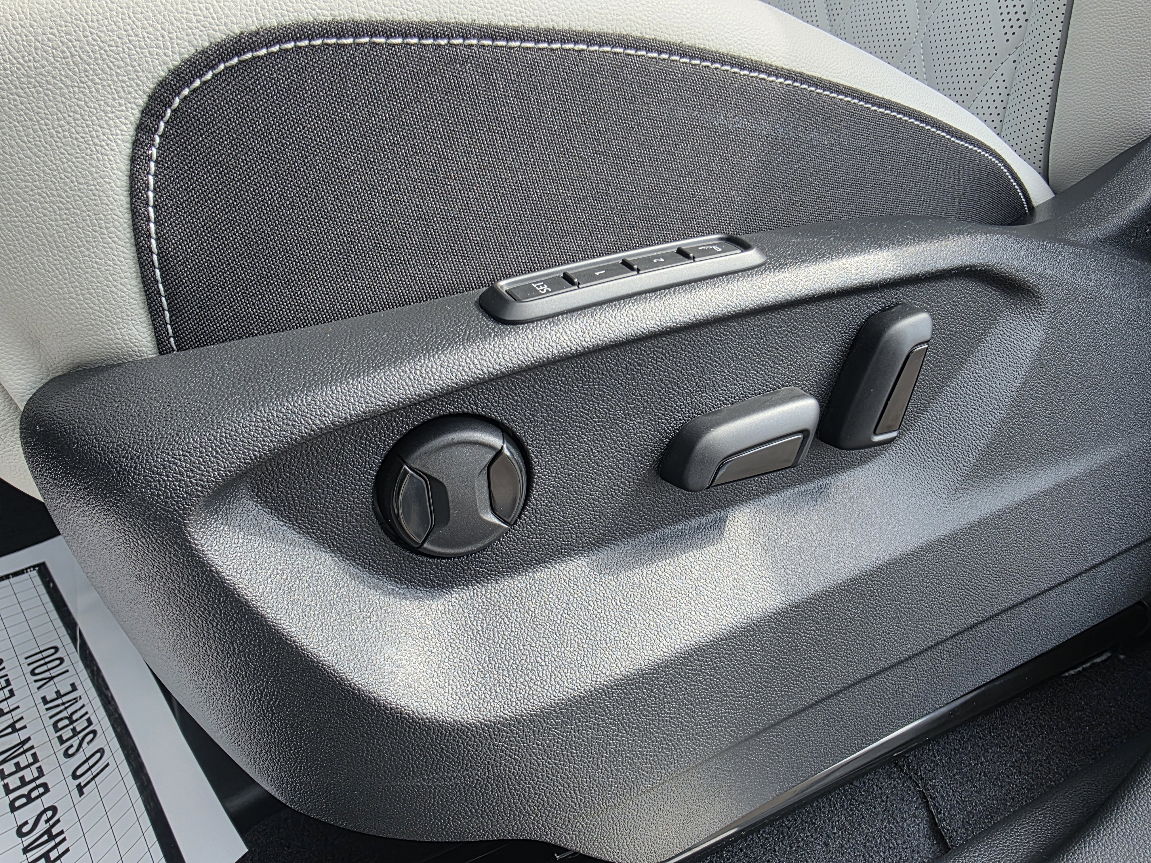 New 2026 Volkswagen Atlas Cross Sport SEL Premium R-Line image 25